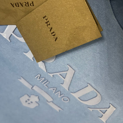 PRADA Embossed T-shirt Blauw