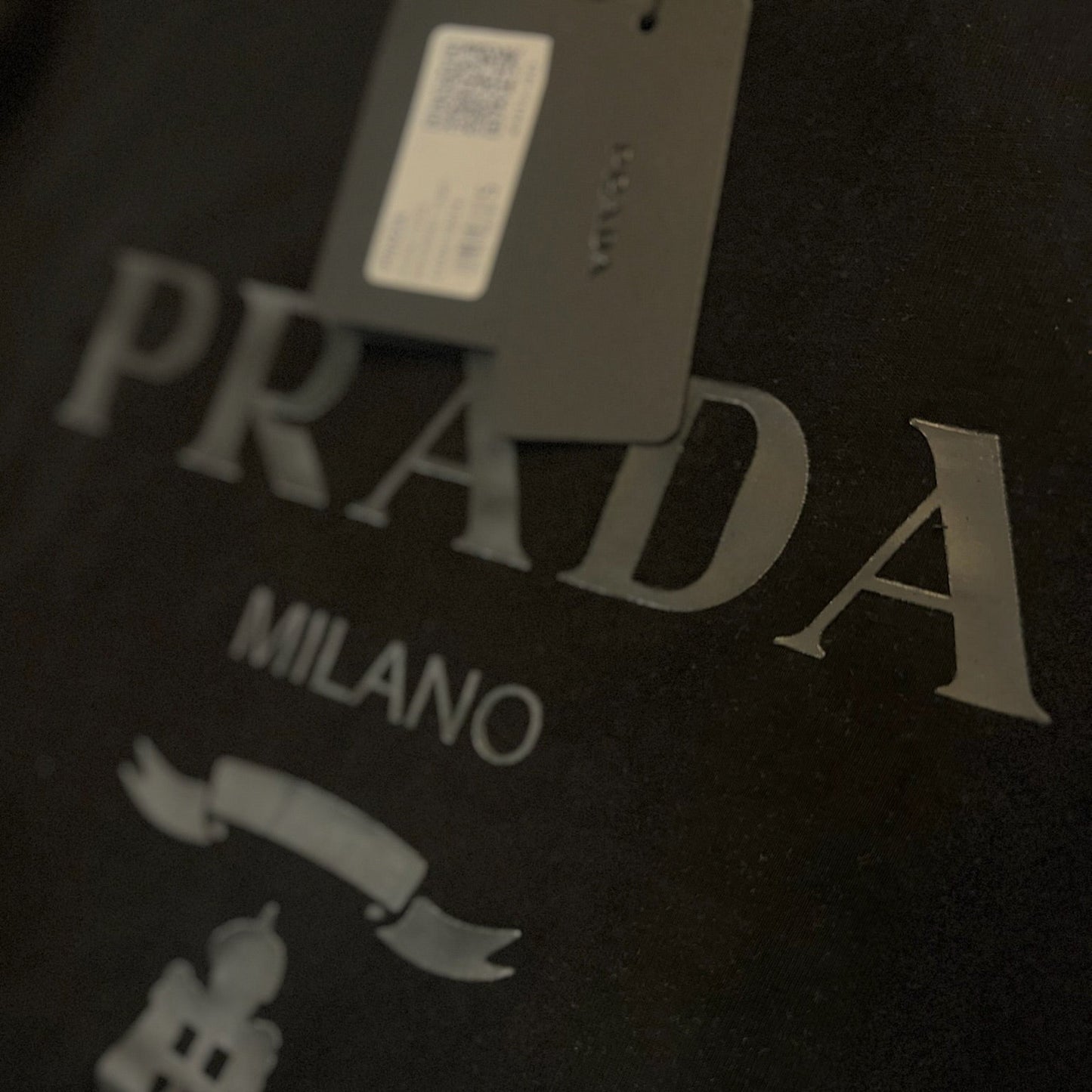 PRADA Embossed T-shirt Zwart