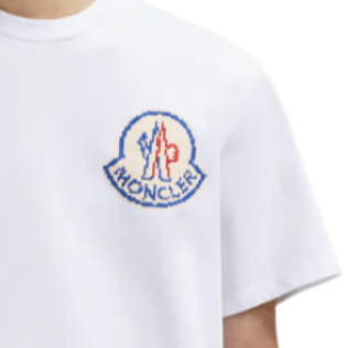 Moncler Pixed Logo t-shirt wit